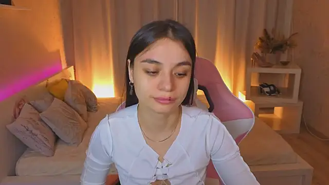 Kim Bless online show from 4, 5, 2026