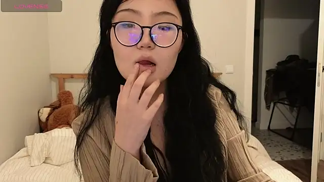 nullgirl online show from 9, 5, 2026