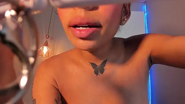 Scarlet Vixen  online show from 3, 7, 2026