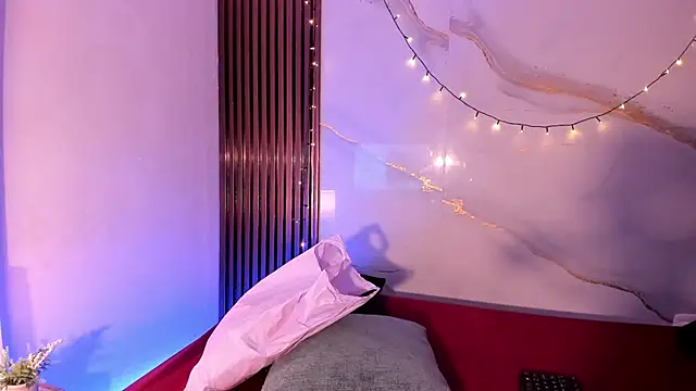 Scarlet Vixen  online show from 31, 7, 2026