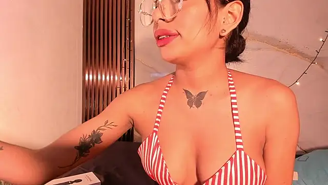 Scarlet Vixen  online show from 4, 8, 2026