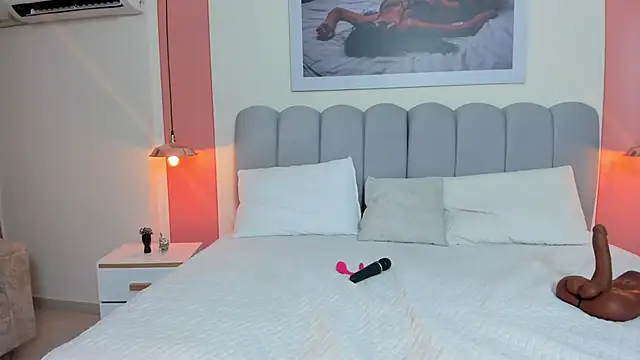 EmmaBoyd online show from 27, 2, 2026