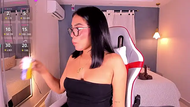 Snapshot of valentina_Noa chatting on 5, 7, 2026 valentina Noa online show from 5, 7, 2026