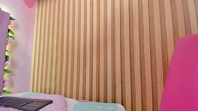 lovely  kiss   online show from 23, 7, 2026