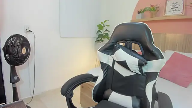 ivette swan online show from 5, 2, 2026