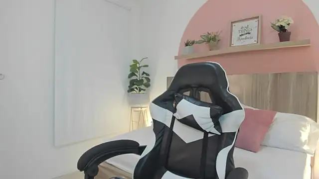 ivette swan online show from 21, 2, 2026