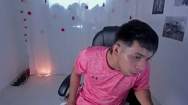 Snapshot of shooting_wilson chatting on 5, 2, 2026 shooting wilson online show from 5, 2, 2026