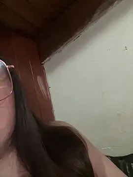 Snapshot of millyalc0ck chatting on 5, 8, 2026 millyalc0ck online show from 5, 8, 2026