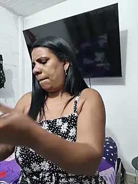 Snapshot of Zeyllyjhonson chatting on 7, 3, 2026 Zeyllyjhonson online show from 7, 3, 2026