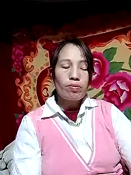 Snapshot of Gummiesu chatting on 4, 2, 2026 Gummiesu online show from 4, 2, 2026