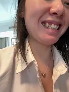 Cheating-wife online show from 3, 5, 2026