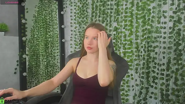 Nicole Vasquez online show from 27, 7, 2026