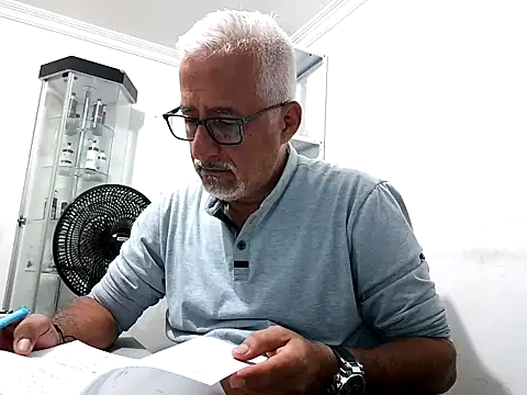 Snapshot of ceniizo1024 chatting on 15, 1, 2026 ceniizo1024 online show from 15, 1, 2026