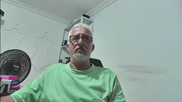 Snapshot of ceniizo1024 chatting on 31, 5, 2026 ceniizo1024 online show from 31, 5, 2026