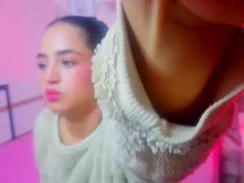 Snapshot of Emma_Thompssonn chatting on 13, 6, 2026 Emma Thompssonn online show from 13, 6, 2026