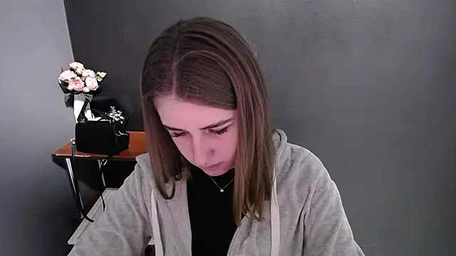 Sunny siren online show from 4, 3, 2026