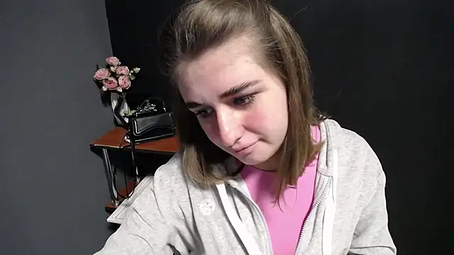 Sunny siren online show from 6, 3, 2026