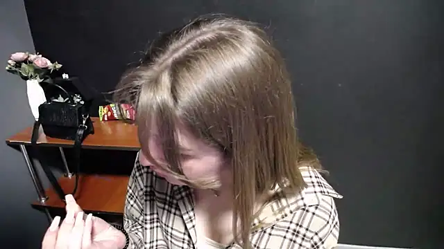 Sunny siren online show from 4, 5, 2026