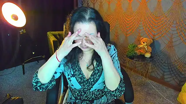 IrissMoon online show from 11, 5, 2026