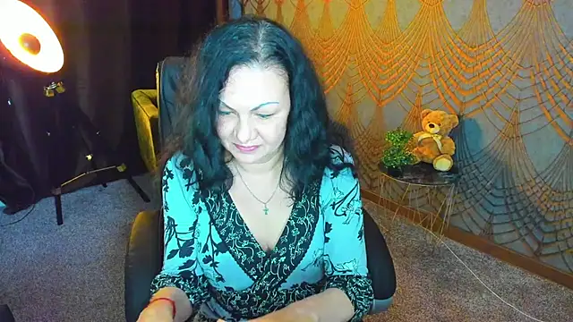 IrissMoon online show from 11, 5, 2026