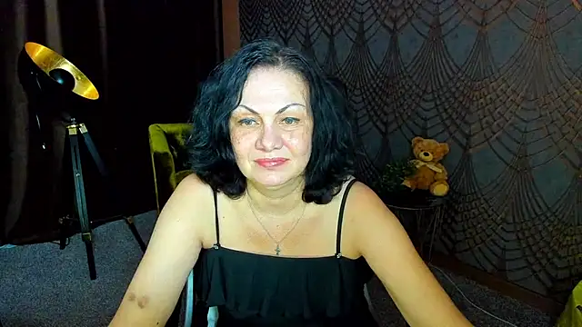 IrissMoon online show from 3, 7, 2026