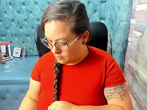 Sarah Boobs  online show from 8, 5, 2026