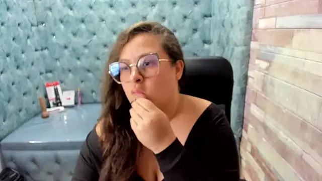 Sarah Boobs  online show from 8, 6, 2026