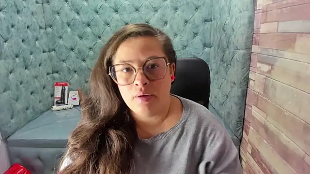 Sarah Boobs  online show from 13, 6, 2026