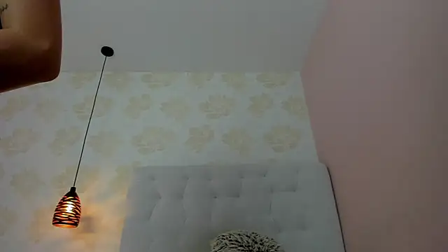 HANA RUSSO online show from 23, 7, 2026