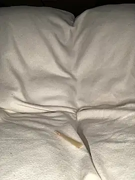 Snapshot of givemeabreak34 chatting on 23, 3, 2026 givemeabreak34 online show from 23, 3, 2026