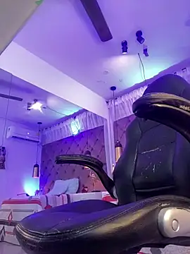 Auri   online show from 5, 5, 2026