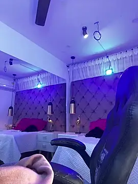 Auri   online show from 18, 7, 2026