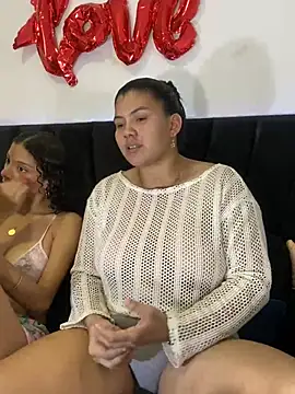 Snapshot of Helena-Paola chatting on 8, 8, 2026 Helena-Paola online show from 8, 8, 2026