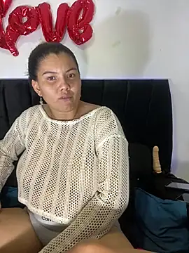 Snapshot of Helena-Paola chatting on 9, 8, 2026 Helena-Paola online show from 9, 8, 2026