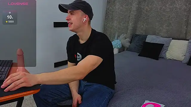 Snapshot of Kris_Braun chatting on 6, 3, 2026 Kris Braun online show from 6, 3, 2026