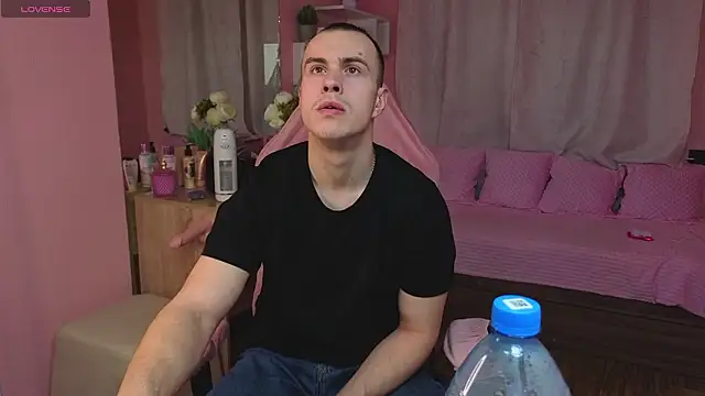 Snapshot of Kris_Braun chatting on 8, 3, 2026 Kris Braun online show from 8, 3, 2026