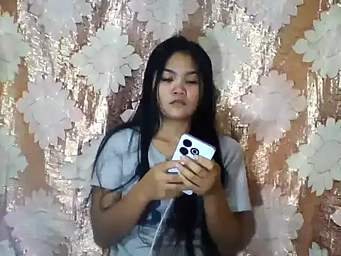 PinaySkinnyJust18 online show from 7, 3, 2026