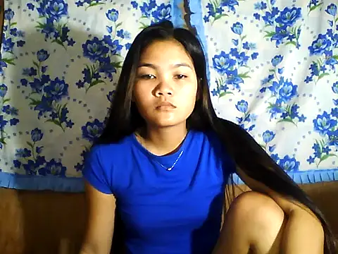 PinaySkinnyJust18 online show from 15, 4, 2026