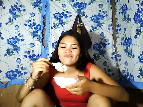 PinaySkinnyJust18 online show from 29, 4, 2026