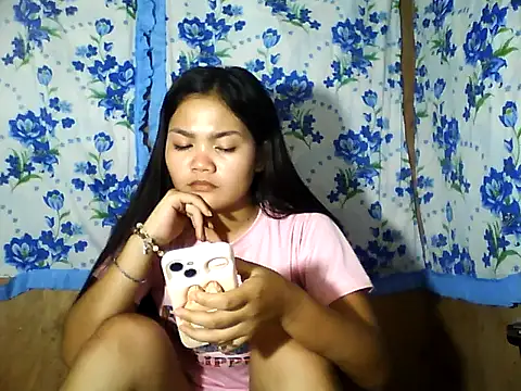 PinaySkinnyJust18 online show from 29, 4, 2026