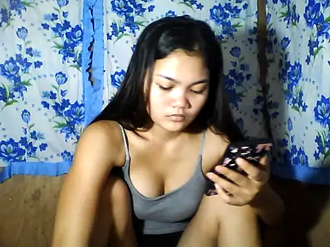 PinaySkinnyJust18 online show from 30, 4, 2026