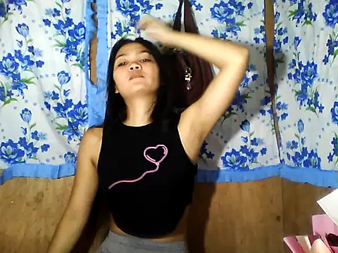 PinaySkinnyJust18 online show from 3, 5, 2026