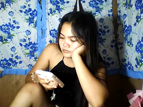 PinaySkinnyJust18 online show from 5, 5, 2026
