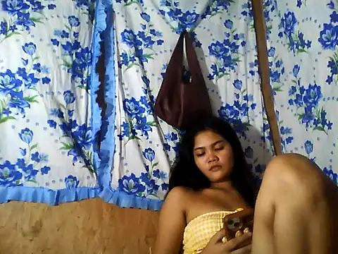 PinaySkinnyJust18 online show from 27, 6, 2026