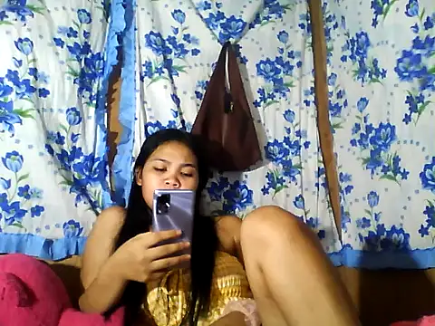 PinaySkinnyJust18 online show from 28, 6, 2026