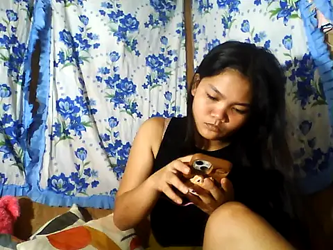 PinaySkinnyJust18 online show from 29, 6, 2026