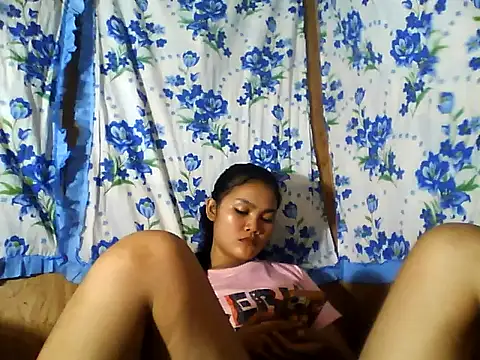 PinaySkinnyJust18 online show from 30, 6, 2026