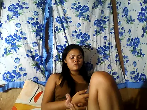 PinaySkinnyJust18 online show from 1, 7, 2026