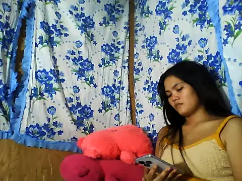 PinaySkinnyJust18 online show from 3, 7, 2026