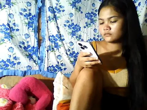 PinaySkinnyJust18 online show from 3, 7, 2026